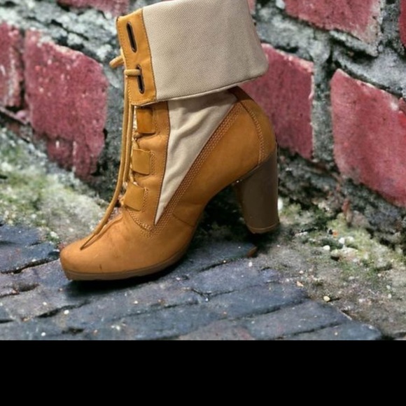 Timberland Ladies Tan & Cream Nurbuck Lace Up Boots sz 7.5 - Picture 3 of 8
